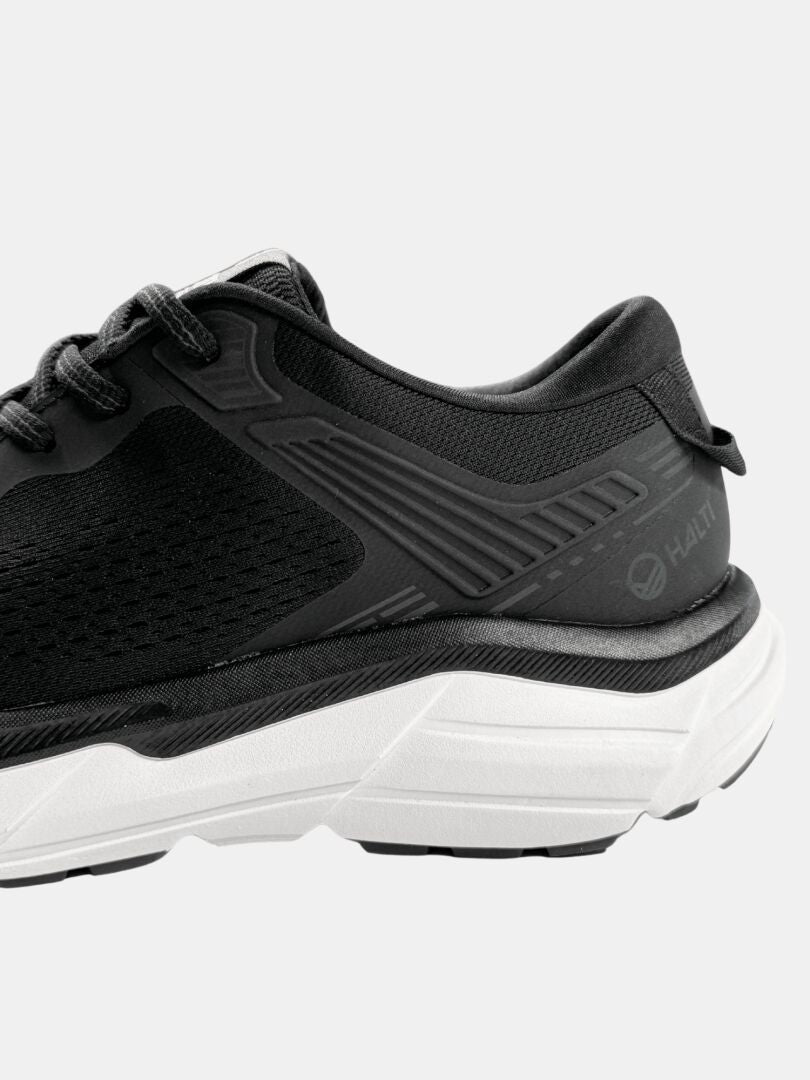 Lähikuva Halti Tempo 3 Lenkkari Miesten Comfort+ -pohjallisesta, joka korostaa mukavuutta kovilla pinnoilla.