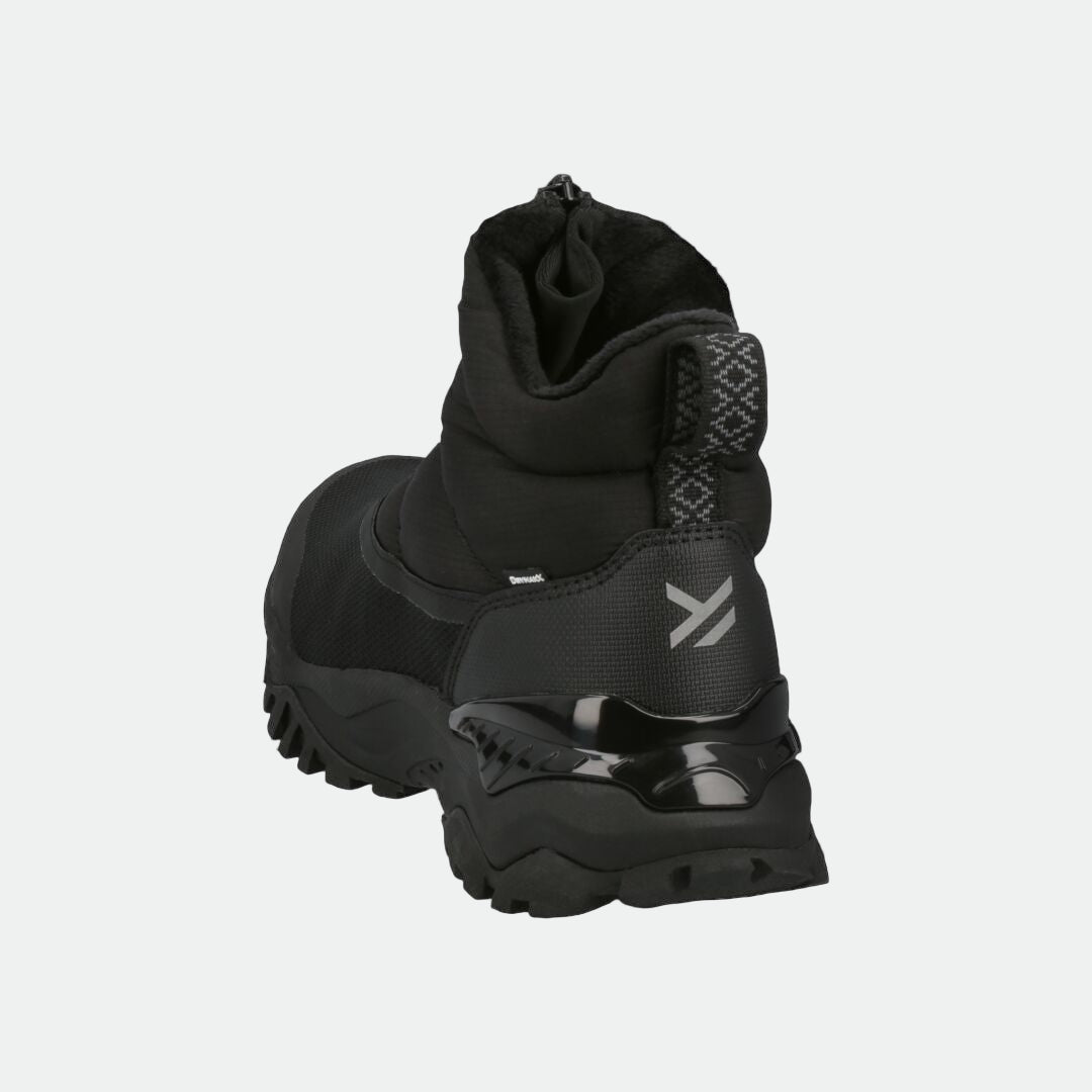 Halti Toppari Zip DX Ulkoilukenkä Naisten on musta, vedenpitävä talvisaapas, jossa on karkea pohja ja kantapään vetolappu, takanäkymä.