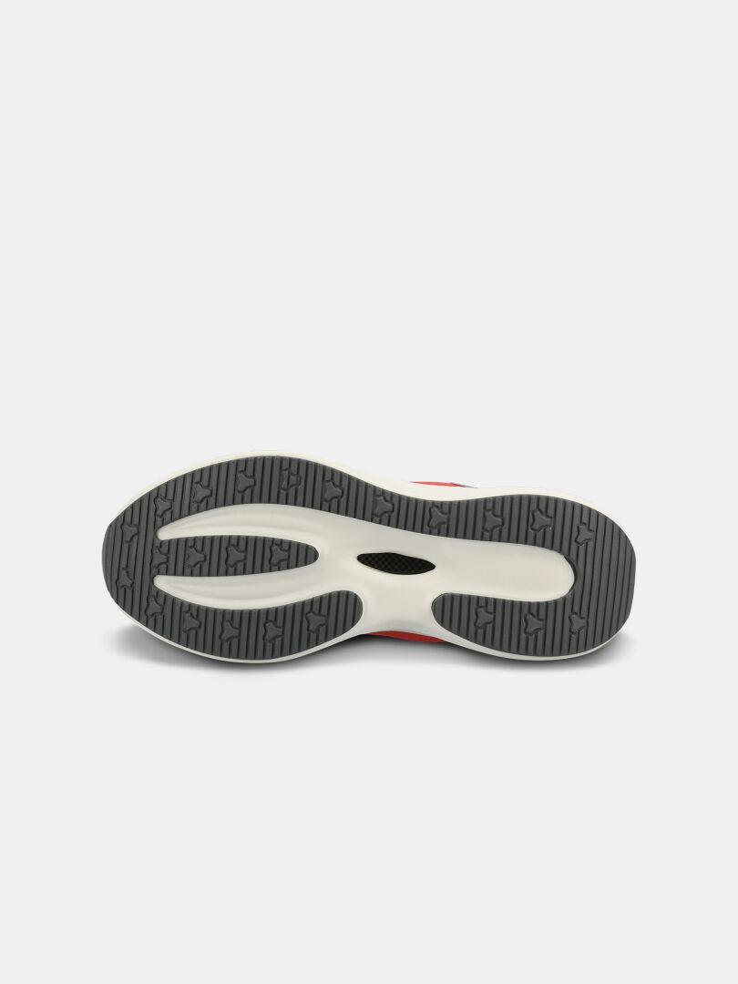 Halti Frisk Tennarit Naisten alakuva, jossa on mustavalkoinen kuvioitu kumipohja ja kaareva kulutuspintakuvio.