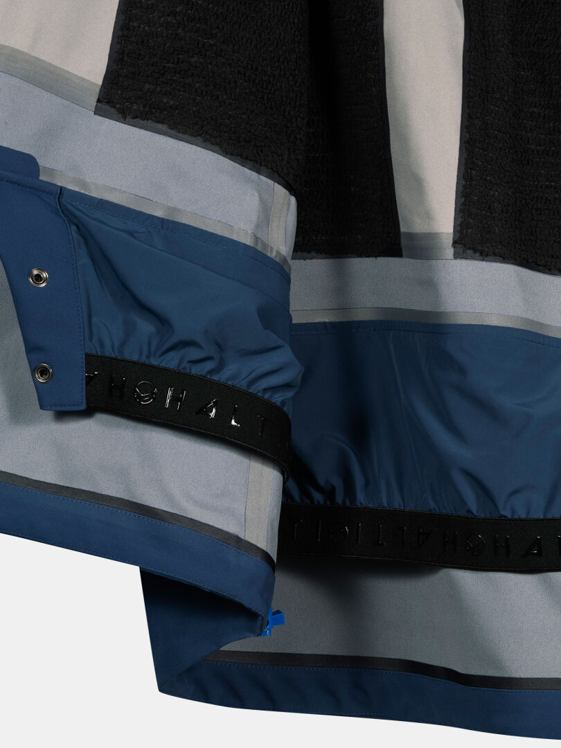 Lähikuva Halti Rizle 3L DX Unisex laskettelutakki Primaloft Thermo fleecellä ja mustalla sisähihnalla.