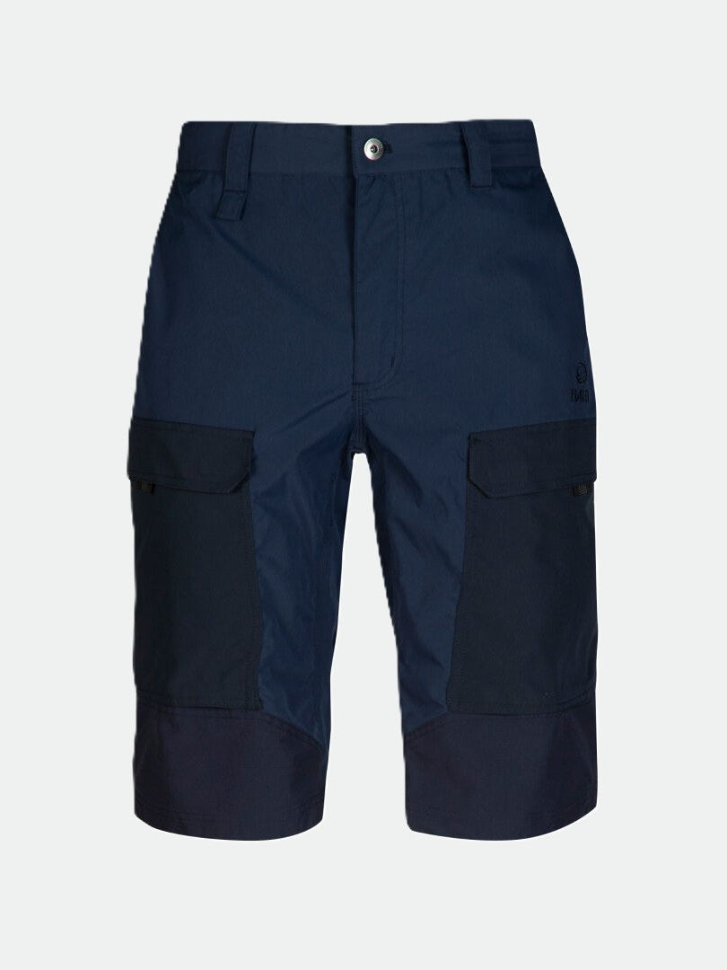 Halti Hiker Miesten Lite Shortsit, tummansininen, polvipituinen, vyölenkillä ja sivuläpätaskulla, kuvassa yksivärisellä pohjalla.