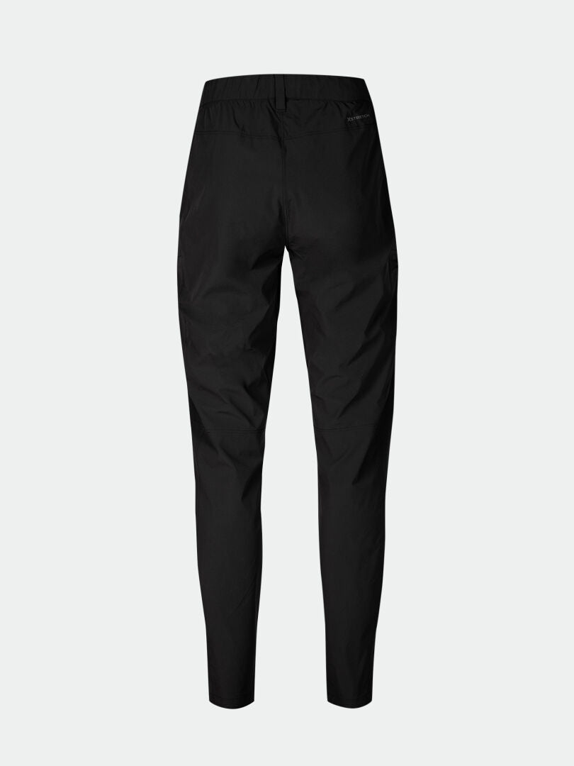 Halti Pallas Cool X-stretch Housut Naisten: suora istuvuus, kapenevat lahkeet, UPF 90+, musta vaalealla pohjalla.