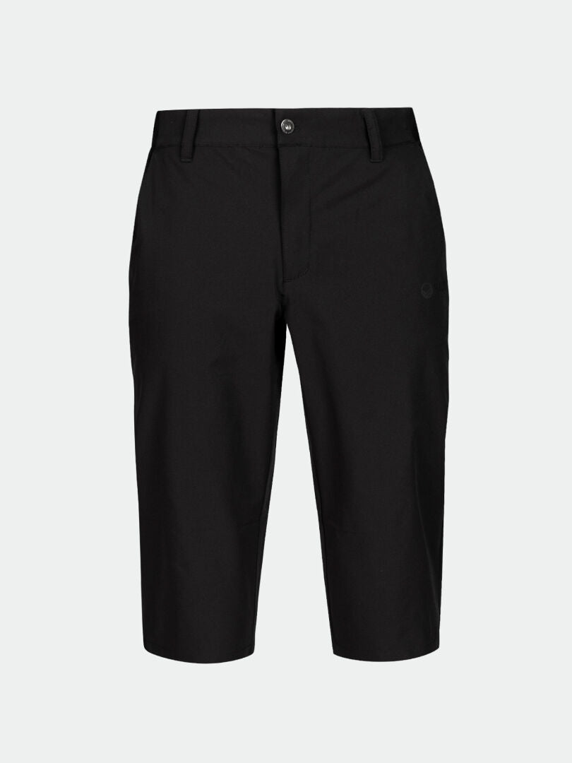 Halti Drive X-stretch Caprit Miesten: mustat polvipituiset caprit stretch-vyötäröllä, napilla ja vetoketjulla, vaalea tausta.