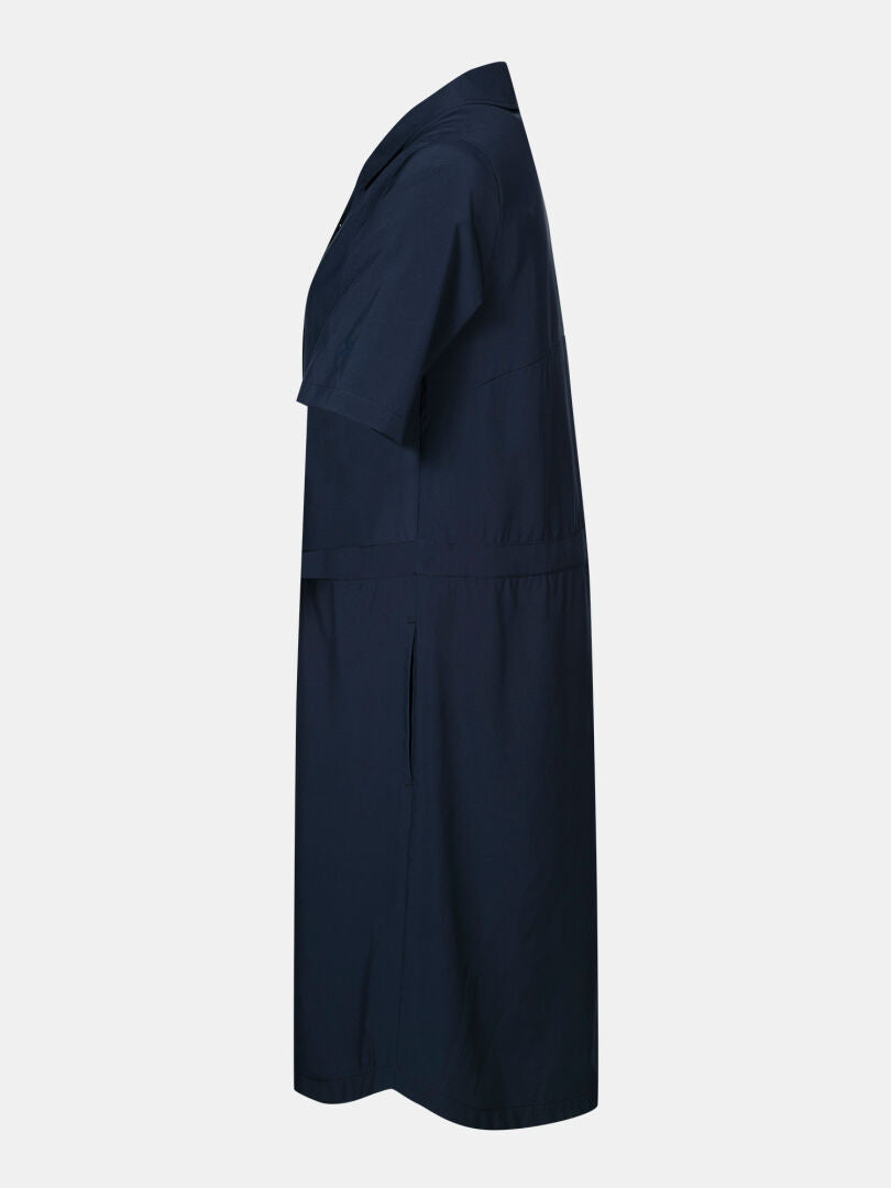 Sivukuva Halti Chipper II X-stretch Mekko Naisten tummansinisestä, nopeasti kuivuvasta, UPF 50+, kauluksellisesta ja suorasta leikkauksesta.