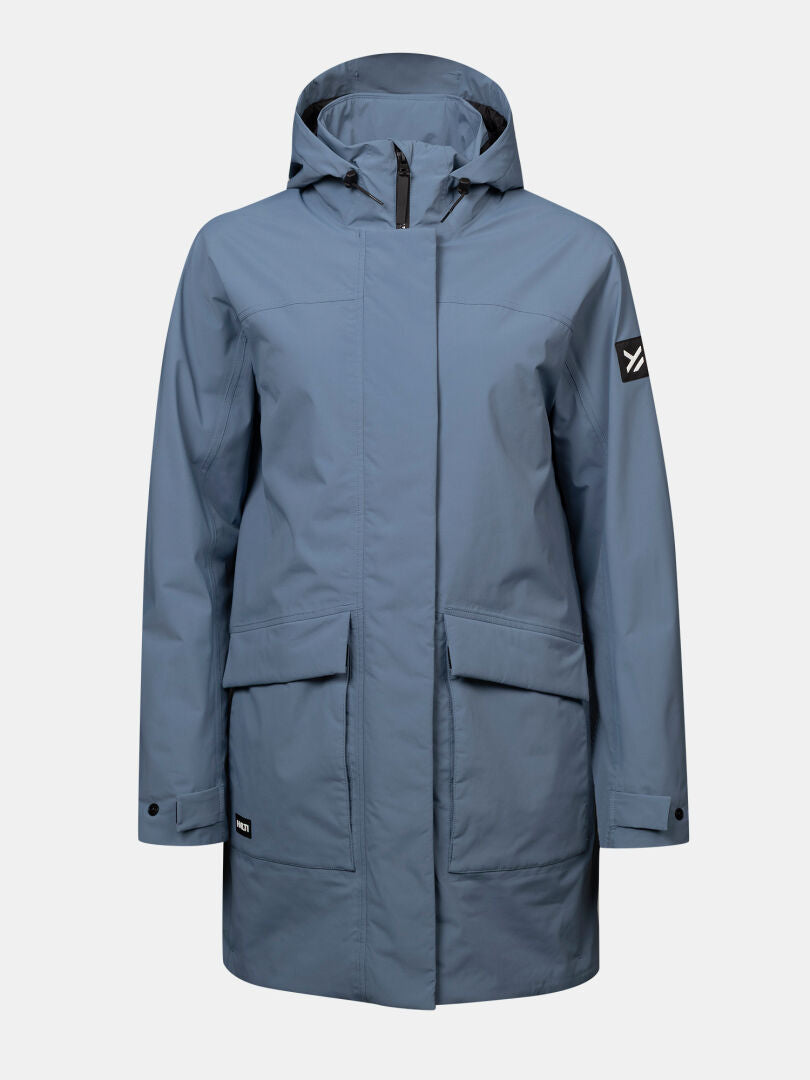Halti Kortteli DX -parka naisille: vaaleansininen, Microtherm-eristys, vetoketju edessä, 2 läpällistä taskua, musta merkki vasemmassa hihassa.