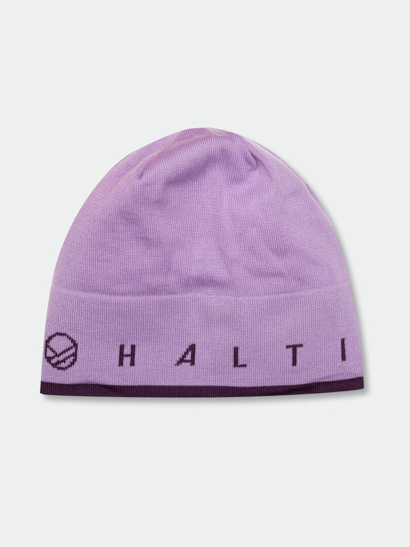Haltin Interval Pipo on vaaleanvioletti akryylisekoitteinen pipo, jonka taitteessa on tummanvioletti Haltin logo.