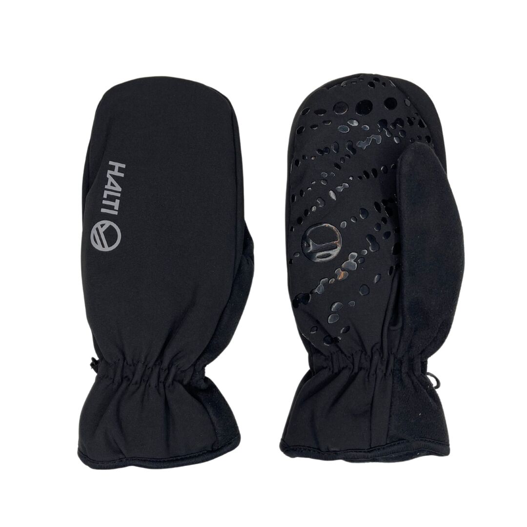 Halti Kroka Rukkaset: mustat Stormwall-rukkaset, toisessa teksturoitu otepinta, toisessa logo ja teksti.