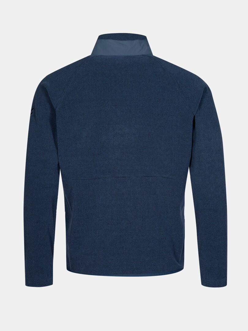 Halti Soolo Välitakki Miesten tummansinisen, korkeakauluksisen ja kuvioidun kankaan selkämys, yksivärisellä valkoisella pohjalla.