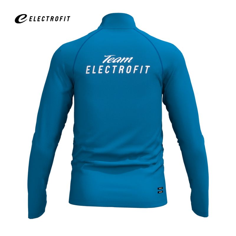 Halti Crosser Paita Miesten on sininen urheilupaita, joka on valmistettu kierrätetystä polyesteristä ja jossa on teksti