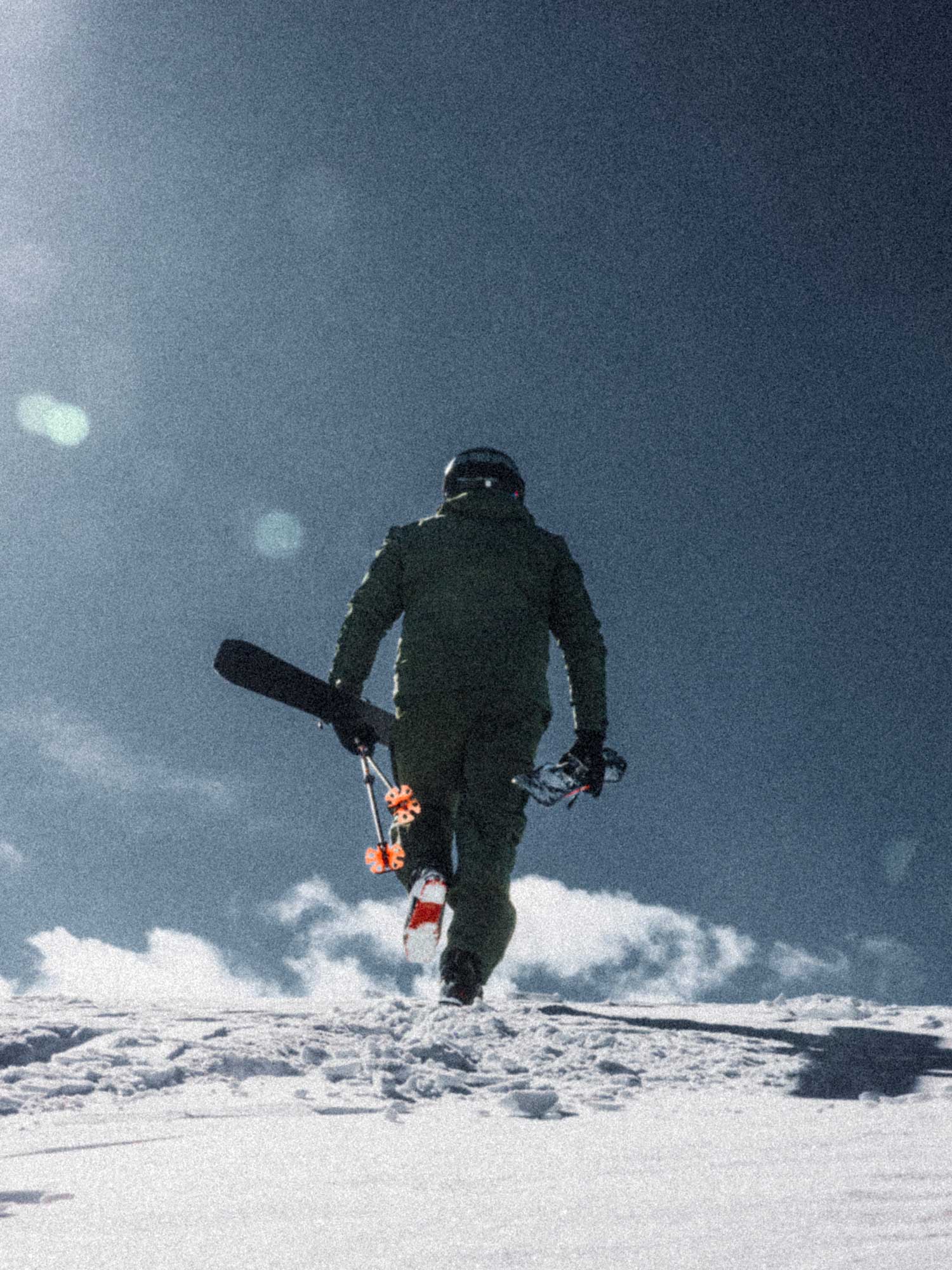 Juuso Holstein on Pallasten Pöllöjen perustaja ja Haltin tuotteiden testaaja