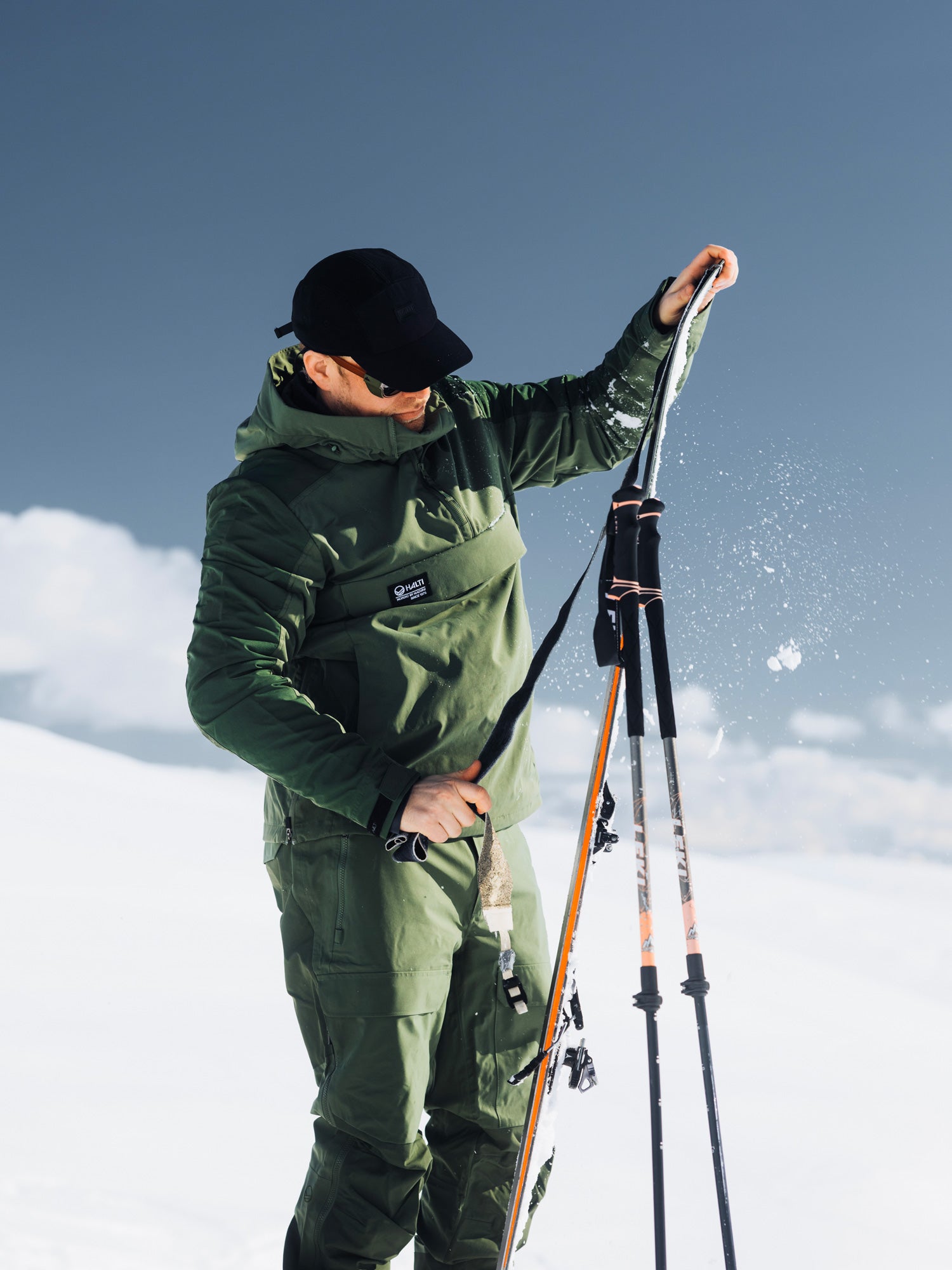 Juuso Holstein on Pallasten Pöllöjen perustaja ja Haltin tuotteiden testaaja