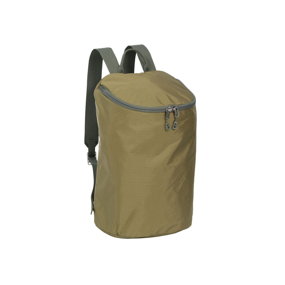 Halti Inari 65 Rinkka on khakinvihreä vaellusreppu, joka on valmistettu kierrätetystä polyesteristä ja jossa on kaksi olkahihnaa ja vetoketjullinen lokero.