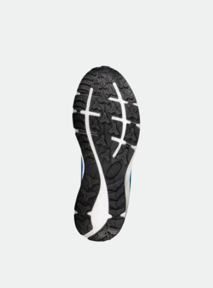 Halti Gems 2 Naisten DrymaxX Lenkkari -kengät alhaalta päin, musta/valkoinen, teksturoidulla kulutuspinnalla, valkoisella taustalla.