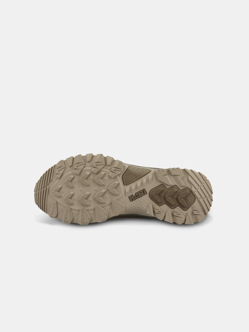 Halti Fara Low 3 DX Ulkoilukenkä Naisten tan-pohjassa on karkea kulutuspinta ja korotetut korvakkeet pitoa varten, näkymä alhaalta.