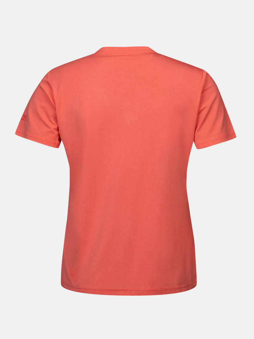 Halti Kalteva T-paita Naisten selkänäkymä, korallivärinen, pyöreä pääntie, valkoisella pohjalla.