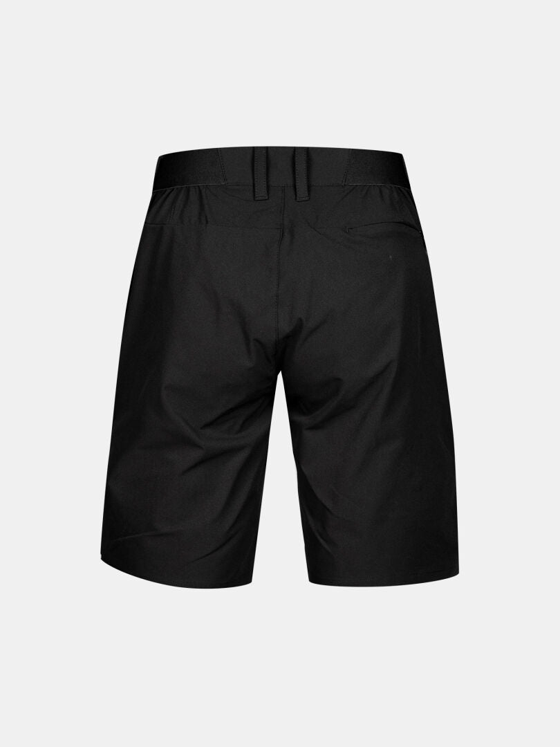 Halti Drive X-stretch Shortsit Naisten selästä kuvattuna, joustavat ja hengittävät materiaalit.