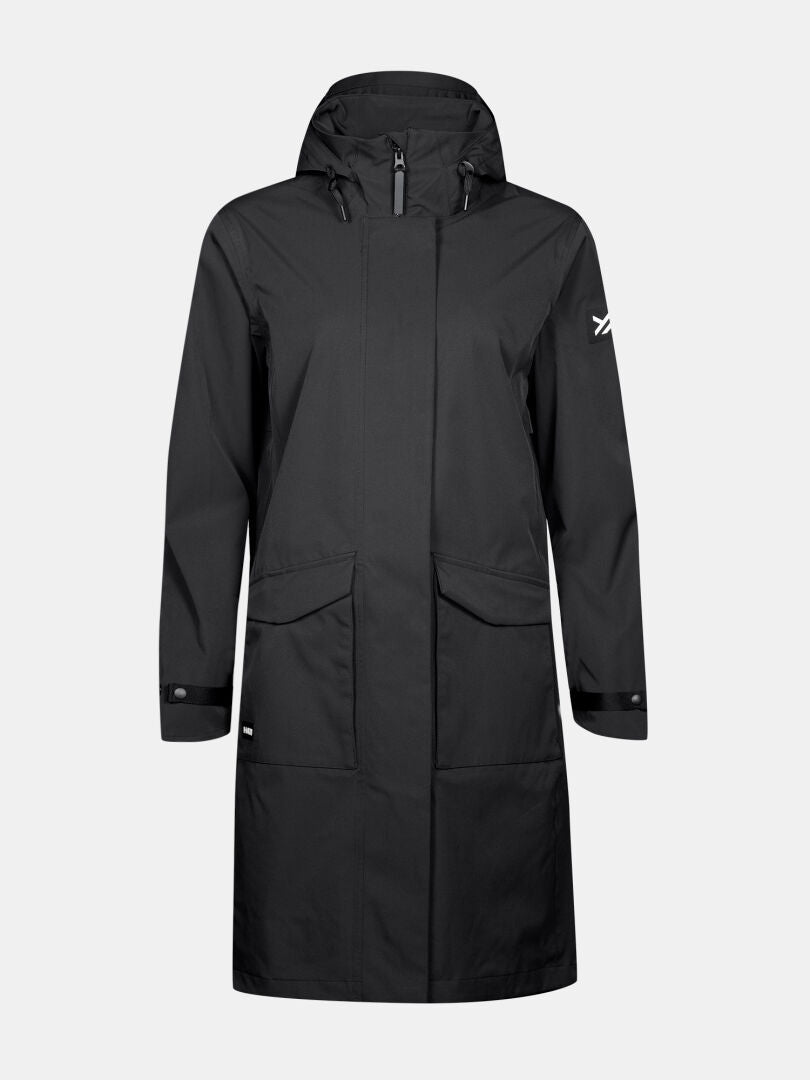 Halti Tokoi II DX Parkatakki Naisten: pitkä musta DrymaxX-takki hupulla, vetoketjulla, neppareilla ja vasemman hihan tunnuksella.