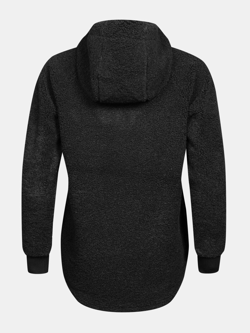 Halti Lykky Fleecepusero Naisten -paidan takanäkymä: lämmin huppari, jossa on resorihihansuut ja pehmeää teddyfleece-kangasta yksivärisellä pohjalla.
