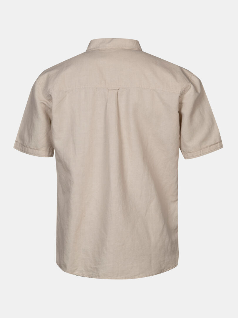 Halti Notsgi Paita Miesten, beige lyhythihainen nappipaita, selkänäkymä valkoisella pohjalla.