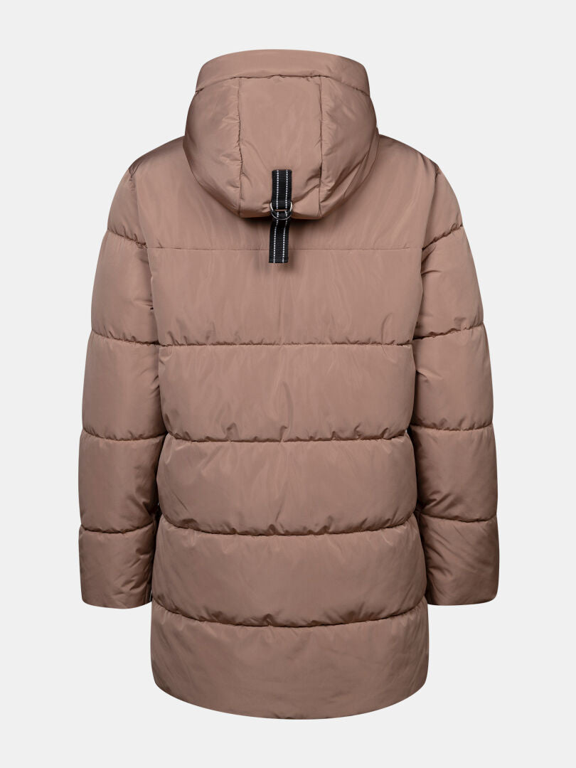 Halti Leinikko Puffer Parka Naisten: ruskea takki, jossa on huppu, musta hihna ja tikattu pinta; takanäkymä yksivärisellä taustalla.