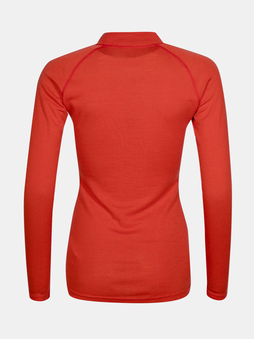 Halti Neva Merino Kerrasto Naisten sovitettu punainen pitkähihainen paita selästä kuvattuna valkoisella pohjalla.